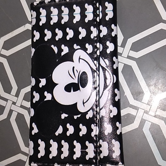 Pretty backpack set🤍🖤🎒 - Picture 4 of 15